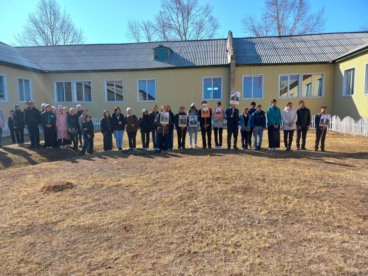 Бессмертный полк в школе.